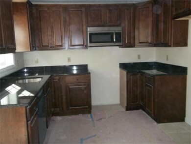 29 Mount Pleasant St, Oxford, MA 01540 - photo 2