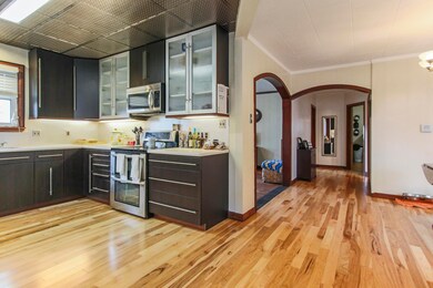 06 Kitchen