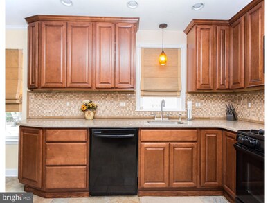 430 Lorne Ct, Williamstown, NJ 08094 - photo 2