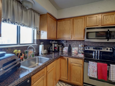 212 Sterling Village unit 212, Meriden, CT 06450 - photo 5