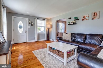 2420 N Greenhill Rd, Broomall, PA 19008 - photo 6