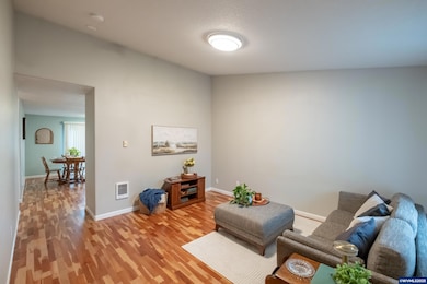 761 Hyacinth St, Independence, OR 97351 - photo 4