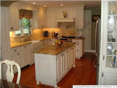 181 Maine Ave, Staten Island, NY 10314 - photo 3