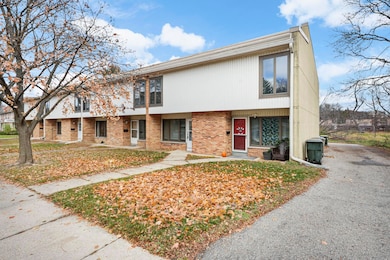 315 Nautilus Dr, Madison, WI 53705 - photo 2