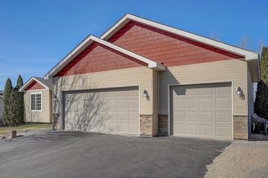 3-web-or-mls-Emerson Ave N-003.jpg