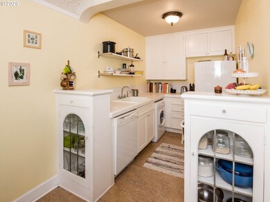 711 NE Randall Ave unit 100, Portland, OR 97232 - photo 7