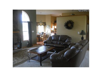 Open floor plan between living room and kitchen