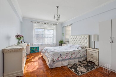 The Halsey House unit 6 Q, Rego Park, NY 11374 - photo 3