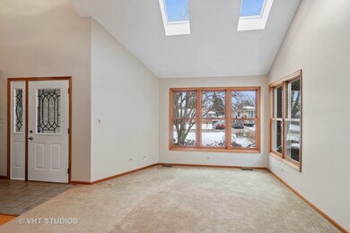 526 N Evergreen Ave, Elmhurst, IL 60126 - photo 2
