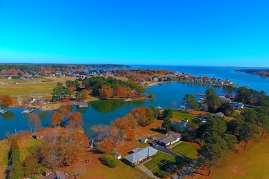 373 E Fairway Dr, Kilmarnock, VA 22482 - photo 4