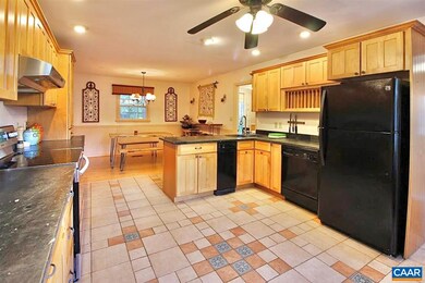 2802 Idlewood Dr, Charlottesville, VA 22901 - photo 5