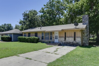 607 N Wood St, Cleburne, TX 76033 - photo 7