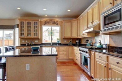 Viking stove,Bosch dishw,Profile fridge