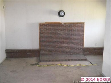 Den (enclosed garage)