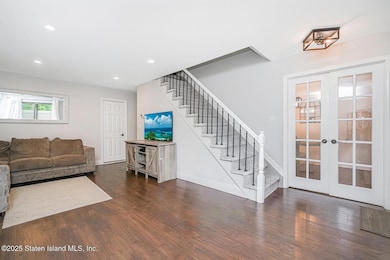 4185 Amboy Rd unit 2, Staten Island, NY 10308 - photo 2