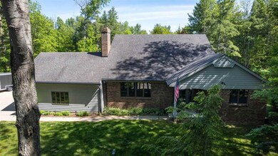 12688 Pineridge Dr, Charlevoix, MI 49720 - photo 3