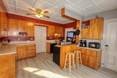 33 Weld St, Dixfield, ME 04224 - photo 4