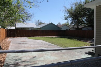 1213 Julia St 004