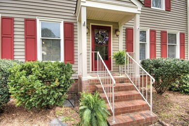 Low Maintenance Exterior | Vinyl Siding | Newer Wi