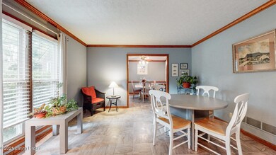 1211 Indian trace Goshen KY 40026 (4 of