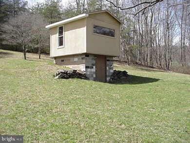 969 Critton Owl Hollow Rd, Paw Paw, WV 25434 - photo 7