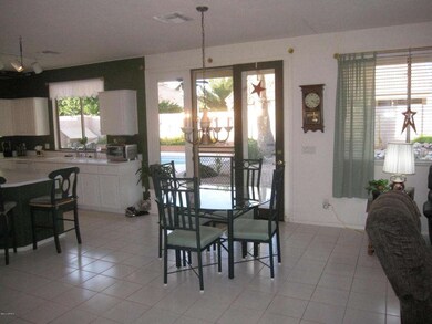 Eat-in Kitchen