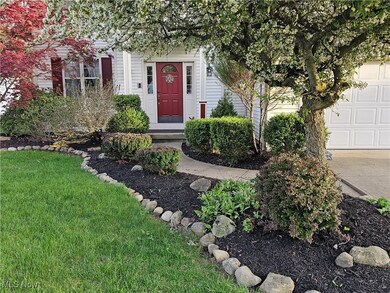 26977 Valeside Ln, Olmsted Falls, OH 44138 - photo 2