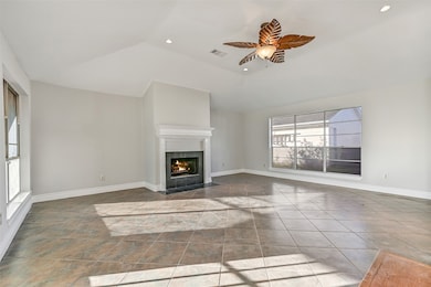 644 E Castle Harbour Dr, Friendswood, TX 77546 - photo 6