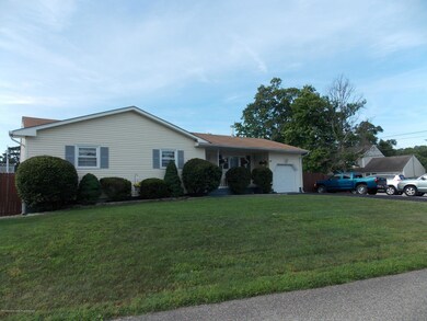 116 Holly Tree Ln, Toms River, NJ 08753 - photo 2