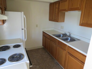 1147 Mccarley Dr W unit 47, Columbus, OH 43228 - photo 6