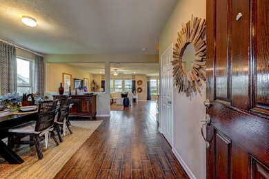 1607 Crown Point Ct, Richmond, TX 77469 - photo 6