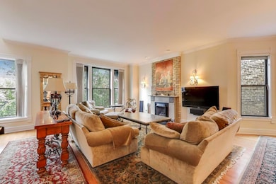 926 W Barry Ave unit 3, Chicago, IL 60657 - photo 4