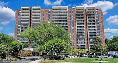 Chelsea Towers unit 803, Bethesda, MD 20817 - photo 2