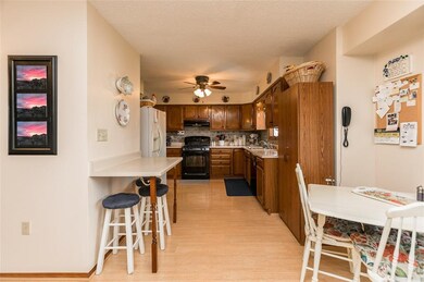 424 Zelda Dr NW, Cedar Rapids, IA 52405 - photo 7