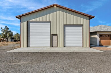 Large Shop 1728 Sq Ft