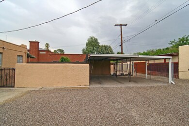3302 E Pima St 004