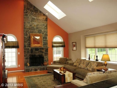 25485 Carrington Dr, Chantilly, VA 20152 - photo 4