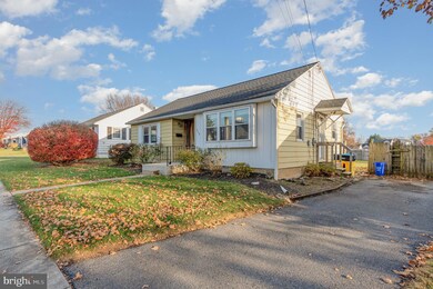 808 W Maple St, Palmyra, PA 17078 - photo 2