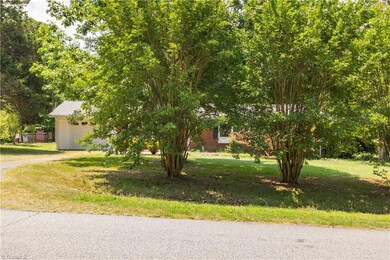 236 Donna Rd, Asheboro, NC 27205 - photo 3