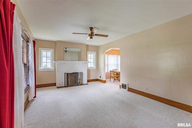 2008 Vine St, Davenport, IA 52804 - photo 3