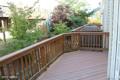 9133 Silvershadow Ct, Lorton, VA 22079 - photo 6