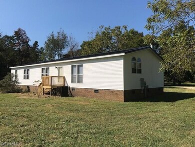 6739 Coltrane Mill Rd, Greensboro, NC 27406 - photo 4