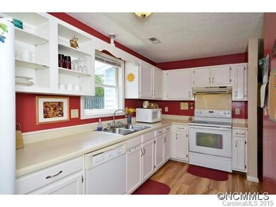 67 Mount Carmel Dr, Asheville, NC 28806 - photo 3