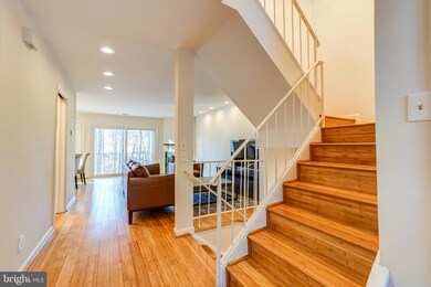 10444 Parthenon Ct, Bethesda, MD 20817 - photo 4