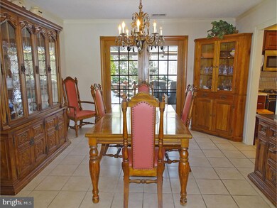 835 Strawberry Ln, Langhorne, PA 19047 - photo 5