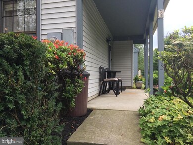 8 Chadwick Ct, Trenton, NJ 08691 - photo 2