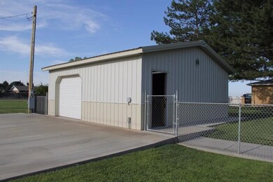 121 N Main St, Hugoton, KS 67951 - photo 4