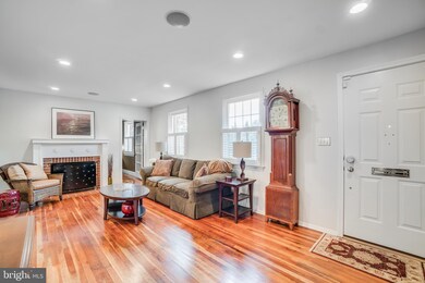 1511 Forest Glen Rd, Silver Spring, MD 20910 - photo 4