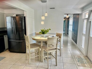 breakfast, dining area.