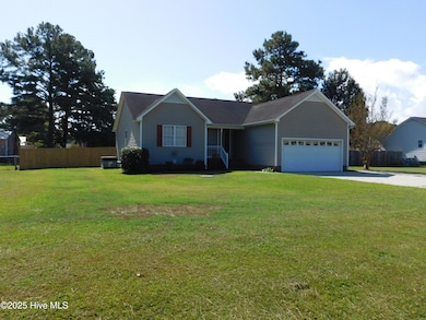 305 Gibbs Rd, New Bern, NC 28560 - photo 2